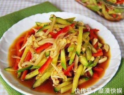 亲戚来家做客，用几道家常菜招待，都说比饭店的还好吃，口齿留香