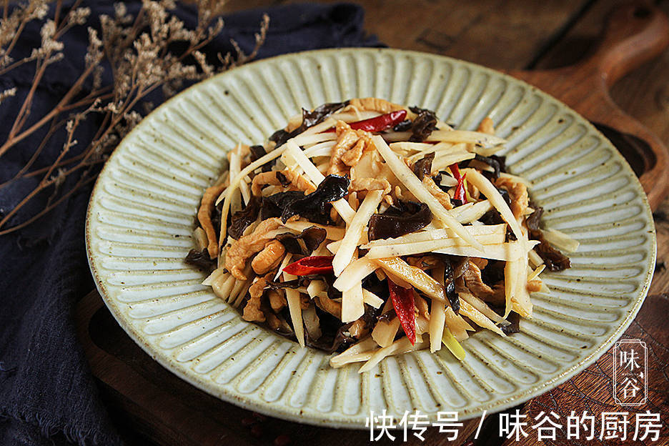 明日冬至,记得食4菜,吃3果,喝2水,添衣保暖,数九寒天顺利过