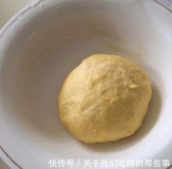 酥脆咸香的炸麻花,简单3步就能做,牢记2个技巧,比买的更香更脆