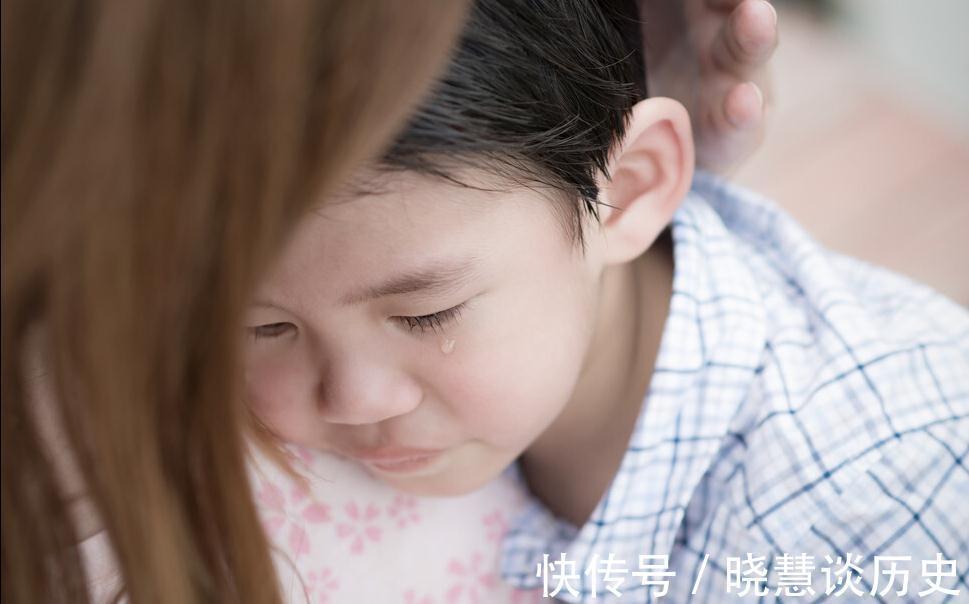 孩子|为什么孩子被你打了,还哭着要你抱?原因由我这个成年人告诉你