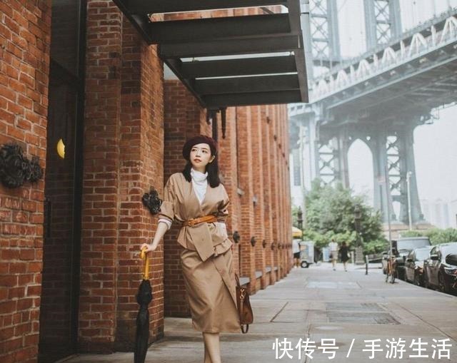 针织连衣裙 皮带应该如何搭想要让自身穿搭更高级,这3个搭配方式要记牢!