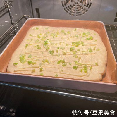 吃不腻的肉松面包卷这样做永远不开裂??