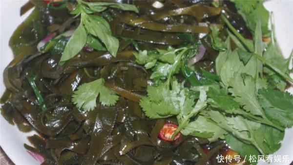 三百花300块钱请我做的生日餐，十三菜一汤，大家看看值不值