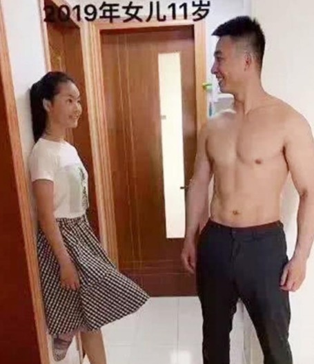 父母|一对父女的合照在网上火了,从5岁到11岁,照片令人忍不住去称赞