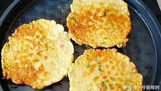 火腿肠|2个鸡蛋2个茄子，10分钟让早餐饼变得又软又壮