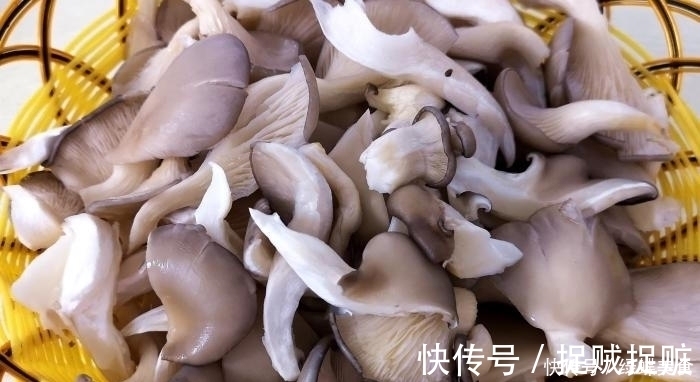 蒜片|炒蘑菇前要不要先焯水，不懂进来了解一下，这才是蘑菇的正确做法