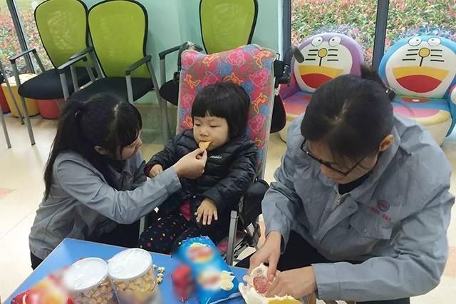 配料表|你还在给娃买这些“儿童食品”吗?加上俩字身价就涨,别再被割了