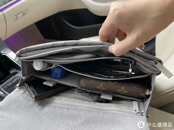 奔驰|90后打工人EDC，20+凭什么开奔驰