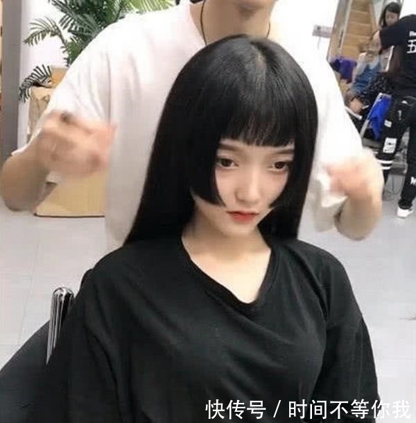 一个刘海拯救整张脸，女孩只是剪了一个刘海，瞬间变成“小仙女”