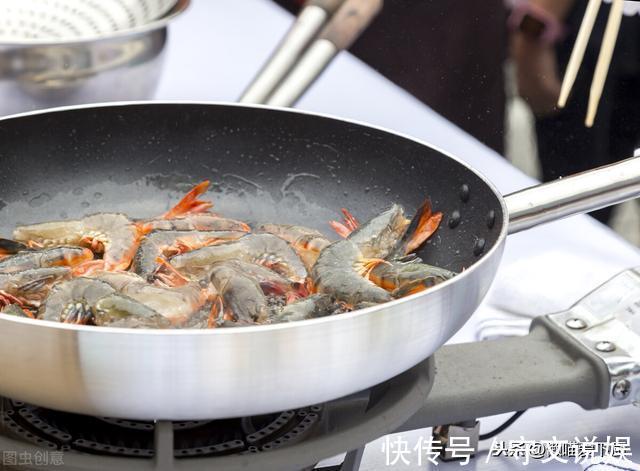 对虾|油焖大虾最简单的做法,大厨:牢记4步,在家也能做出饭店的味道