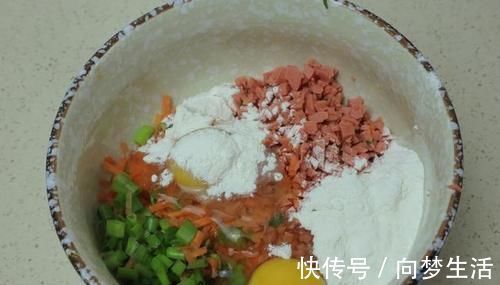 梅姐|西葫芦别炒着吃了,试试这样做,清淡营养,我家孩子一口气吃5个