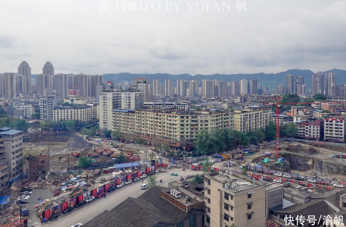 重庆有座适合度假养老的小城，冬能滑雪，夏可避暑，五一正好赏花