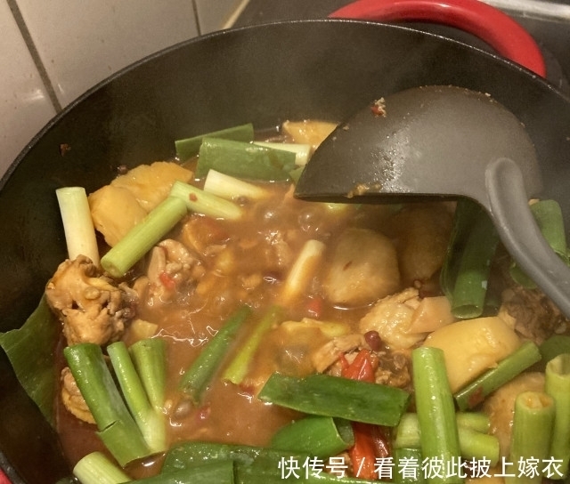 芋儿鸡,鸡肉很鲜嫩,味道非常好