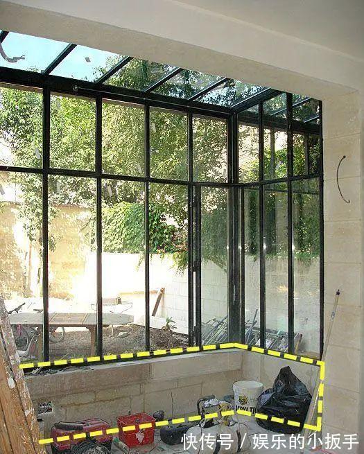 老爸|院子先砌20公分矮墙再盖个阳光房,底座稳稳的,结实!多用好几年