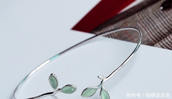 3款项链,哪款更符合你的气质?测你长了一张清纯脸还是成熟脸?