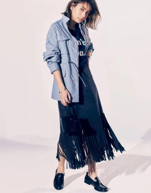 比风衣飒美、比西服有型，今春的“工装风外套”火了，谁穿谁喜欢