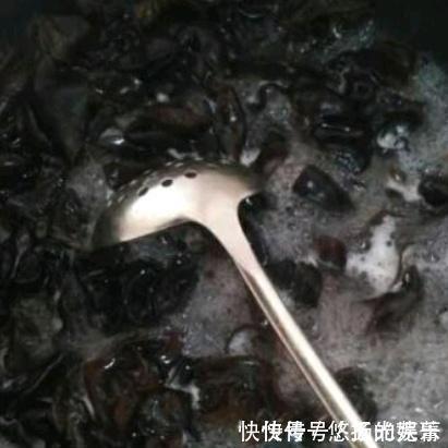 凉拌木耳|他叫“天然阿司匹林”,每三五吃一次,血管更加通畅,畅通血管