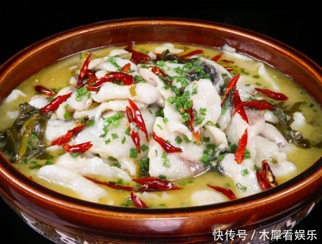  不腥|做酸菜鱼时，别只会炒酸菜，牢记1个小妙招，鱼肉嫩滑多汁还不腥