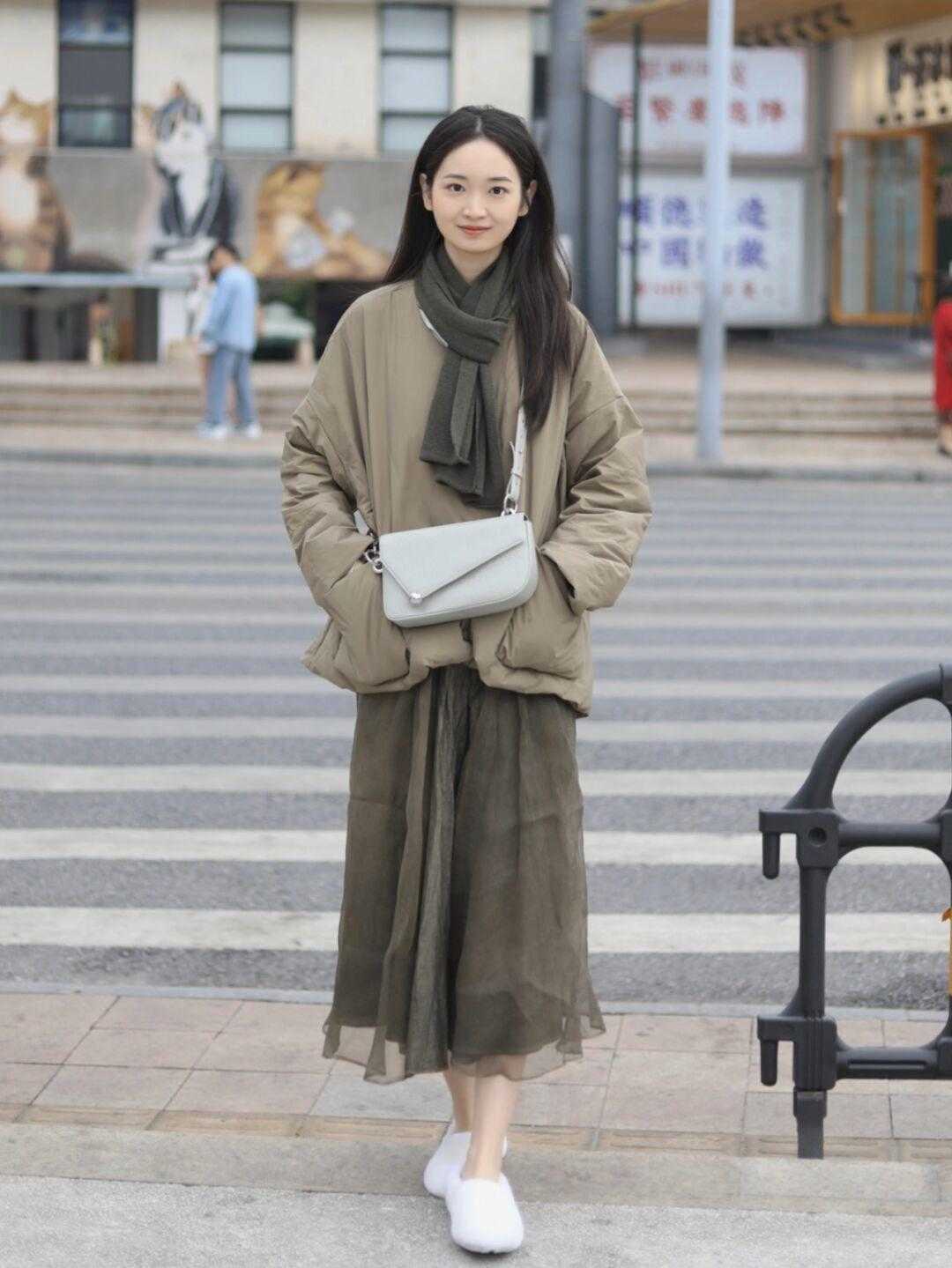 冬天|谁说冬天不适合穿纱裙的?跟着博主这样穿,真的好好看