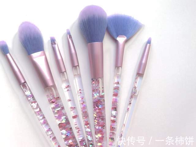 刷子|化妆工具的清洗方法一分钟轻松掌握,你知道怎么正确清洗刷子吗?