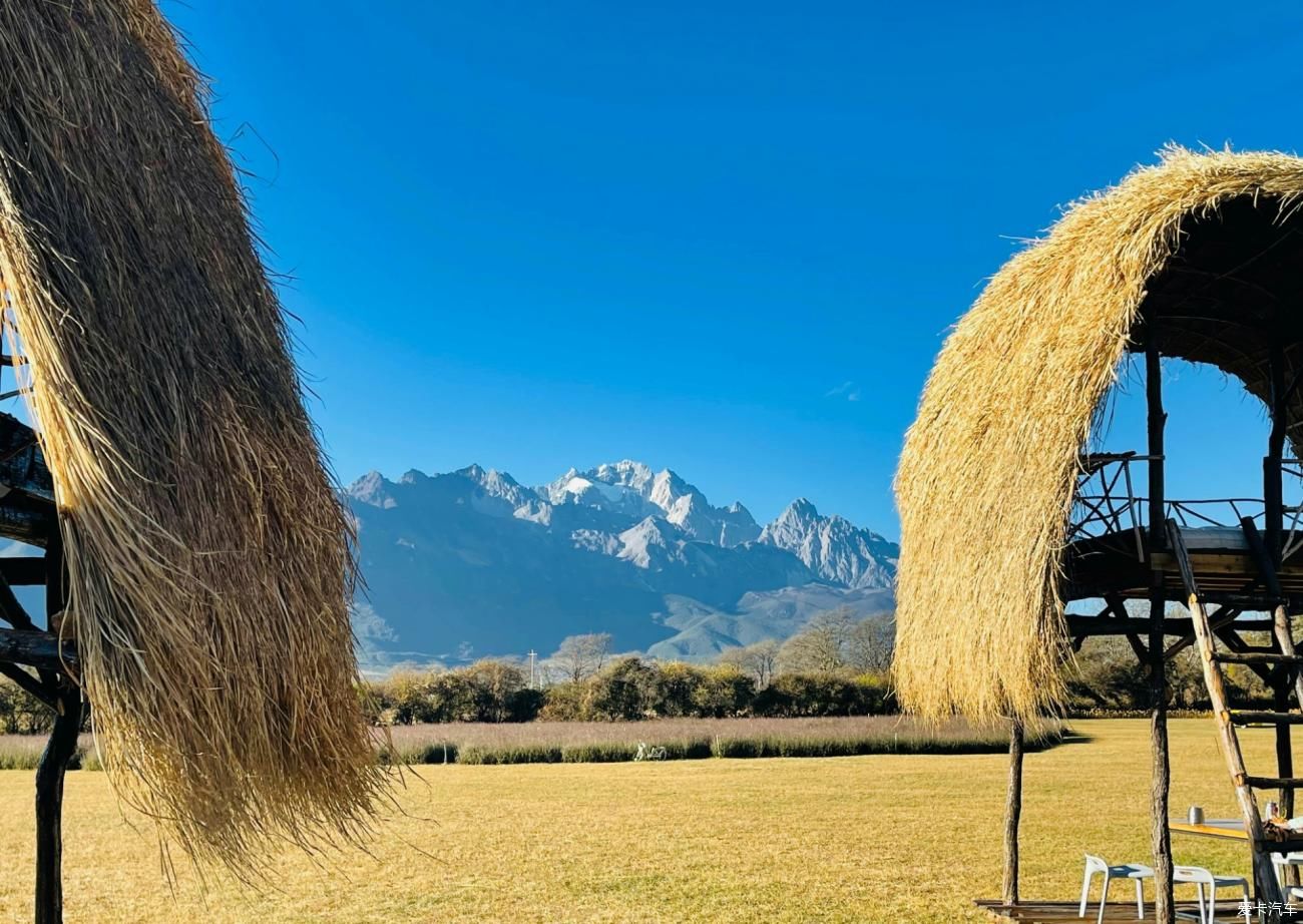 老年|玉龙雪山下邂逅霍比特人童话小屋