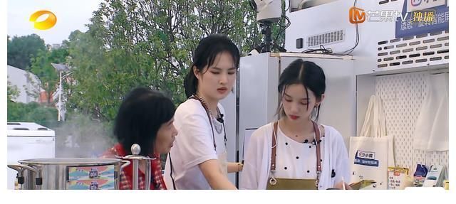 宁静|宁静不学做菜、最晚起床，无缘无故发脾气，黄晓明反应足够得体了