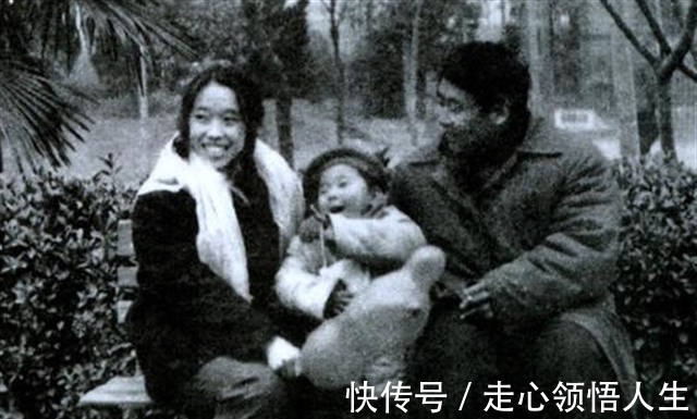 作家&作家路遥墓地:病危时妻子执意离婚,坟冢后侧13个字令人感动不已