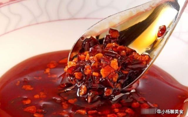 做辣椒油时，有一个步骤重复3次才正确，做出的辣椒油香气扑鼻