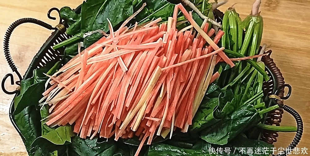 教你菠菜爽口解腻的做法,几分钟上桌,营养好吃做一大盘不够吃