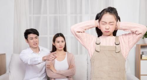 棍棒|致家长毁掉一个孩子最快的方式莫过于妈妈“打”,爸爸“宠”