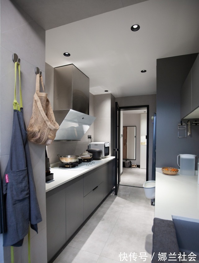 现代|130平现代极简风设计,打造出清爽简而不减空间