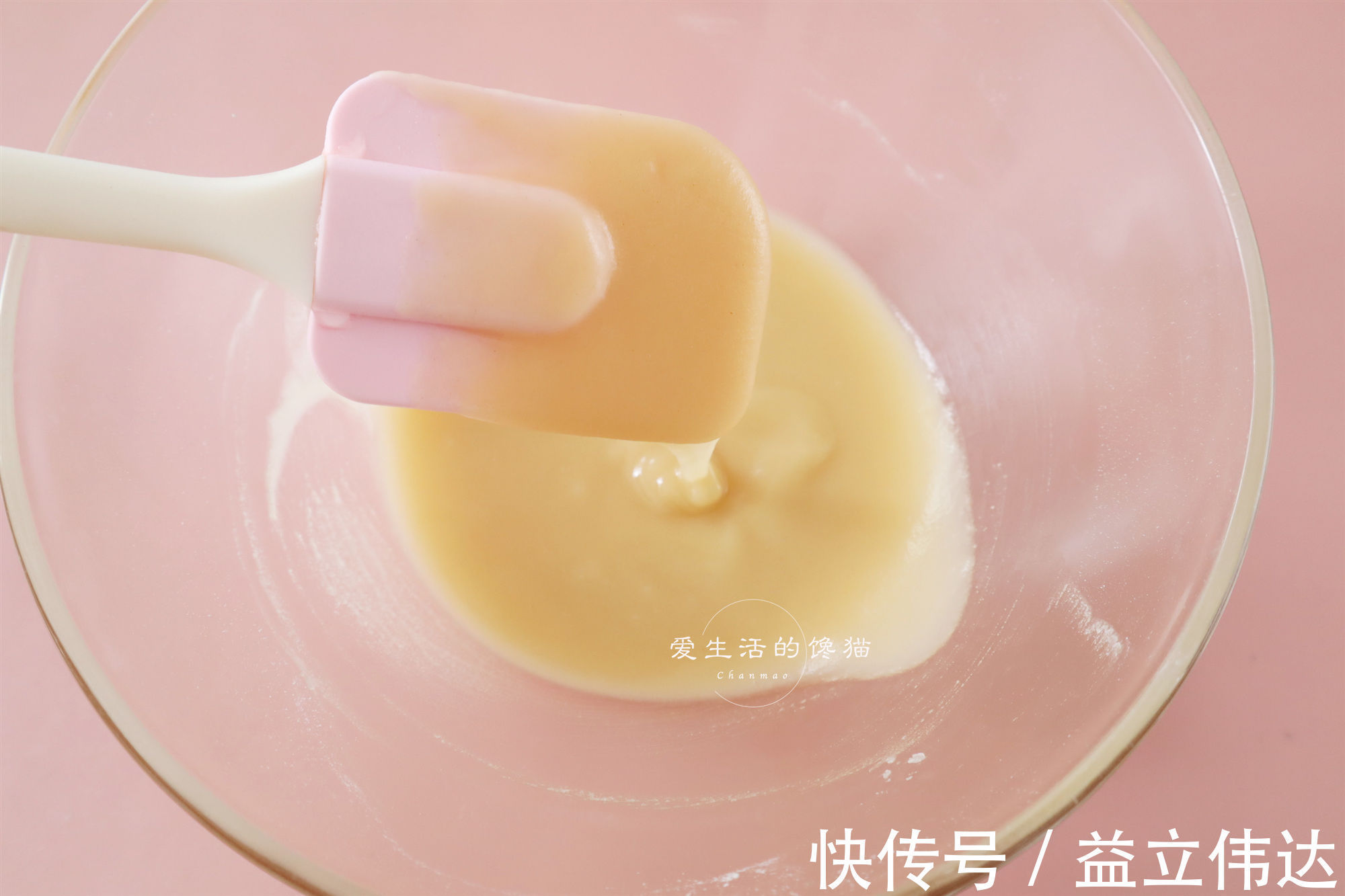 戚风蛋糕|零失败的快手纸杯蛋糕，不开裂，不回缩，小白一次成功，快收藏！