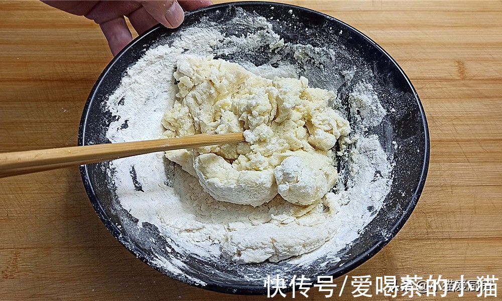土豆这样做孩子可以吃掉一大盘，外酥里糯特别美味，好吃又简单