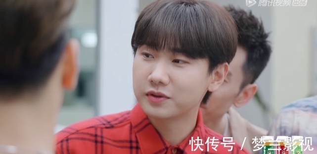 小学生|赵露思、汪苏泷爆笑斗嘴,像极了小学生吵架,何炅劝架失败