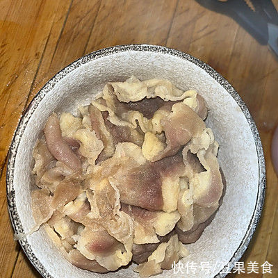 肥牛|日式肥牛饭这样做，隔壁小孩都馋哭了