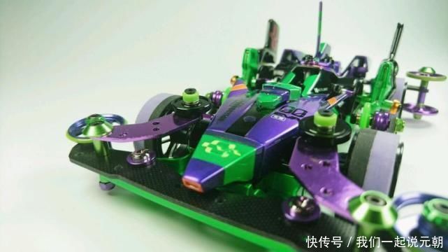 移植|模玩控:没电后跑到“更快”?EVA初号机样式四驱车模型