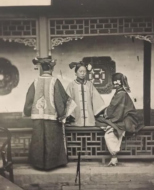 妾室|新中国成立后,婚姻实行一夫一妻制,那些漂亮的姨太太怎么处理?