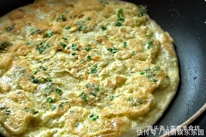 葱花饼此做法,谁都能学会,暄软好吃有劲道,连吃一周都不腻