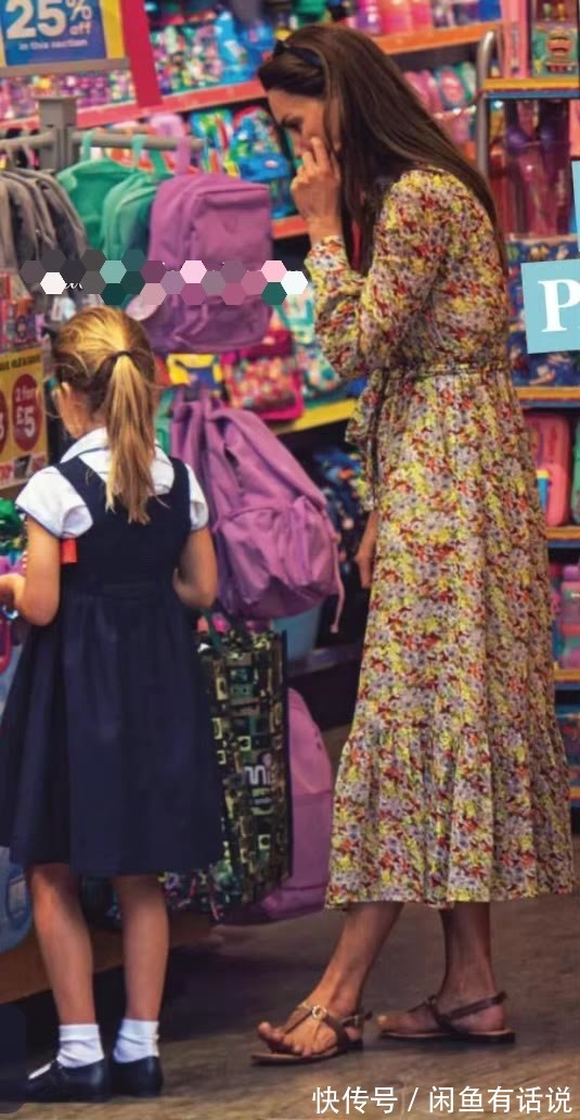 穿搭|凯特王妃一家真低调,穿碎花裙陪孩子们逛街,一点皇室架子都没有