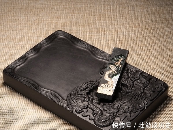 细腻|墨,黑土也,细腻光滑,带有点点墨香,入纸而无声,自有美名传