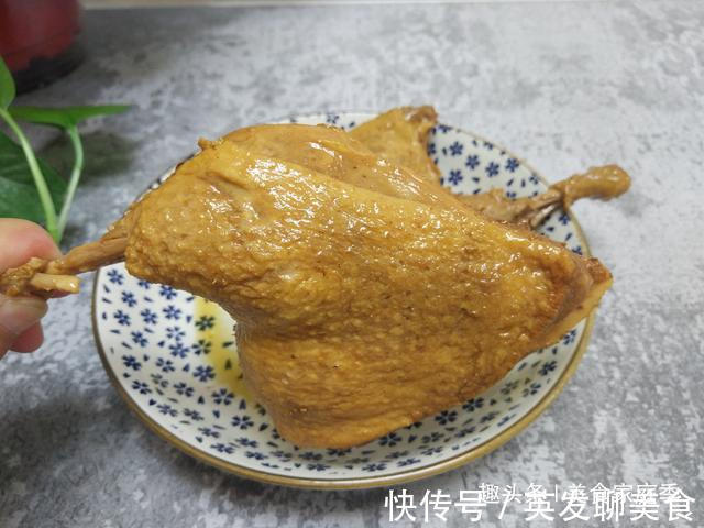 金黄|沙县小吃10元一只的鸭腿，在家9.9元卤一锅，色泽金黄诱人超好吃