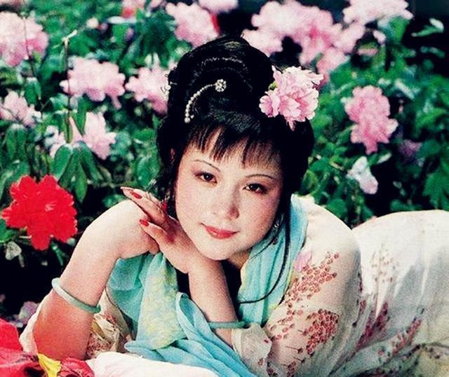 史湘云|《红楼梦》里的可爱女孩史湘云,她的快乐,是不是真的?