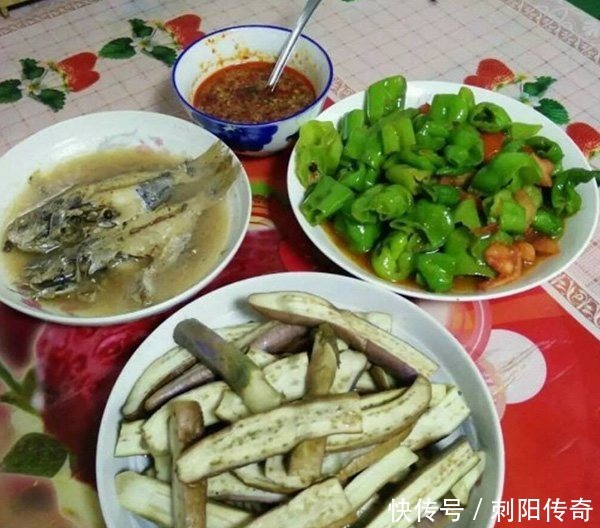 有个不会做饭的妈,宁愿吃咸菜馒头,也不愿吃她“独创”的菜