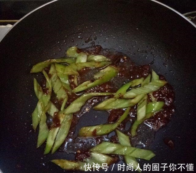 酱烧腐竹,腐竹这样做,比肉还好吃!