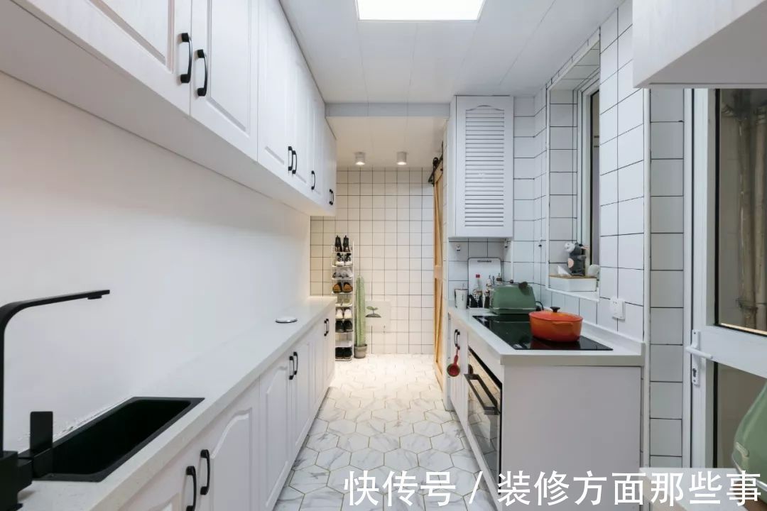 上下吊柜|60平旧房改造,颜值超高,主卧双层榻榻米设计,太实用了!