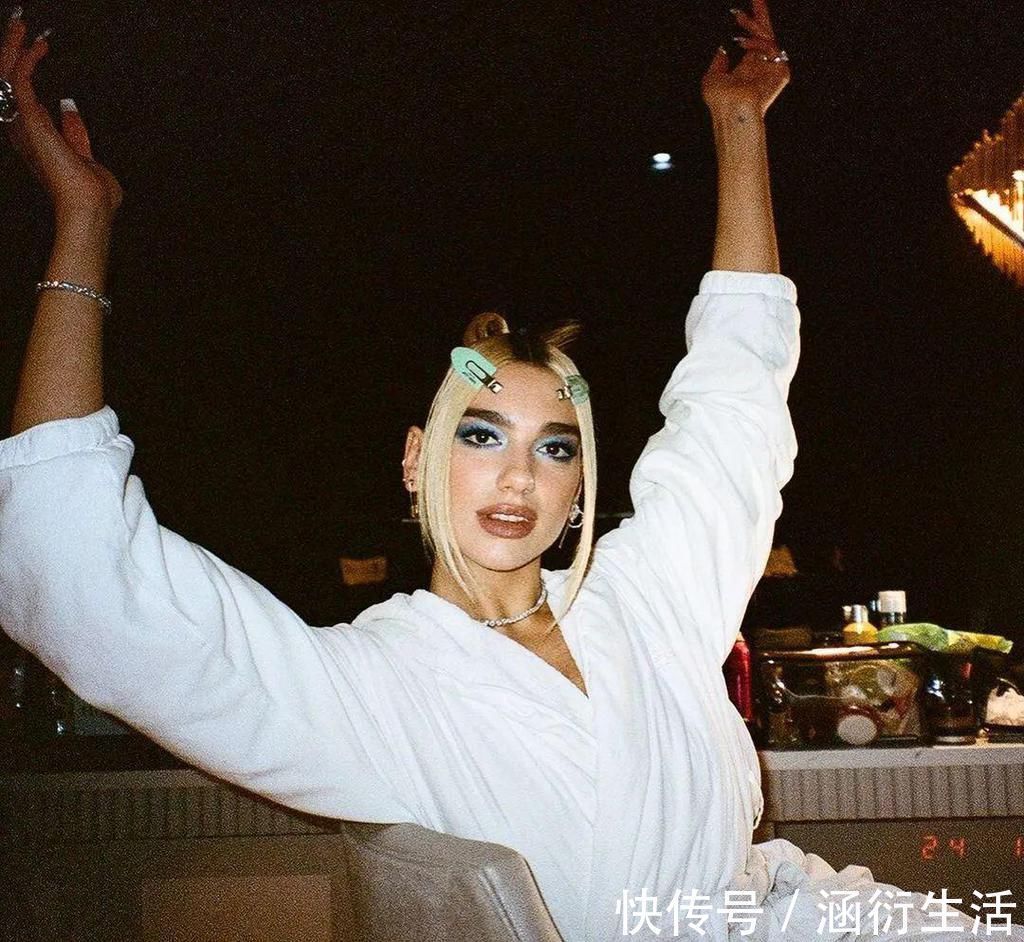 触角 “爆顶染”赵小棠一夜吸赞十几万！丑哭亿万网友的秃头发型，怎么就火了？