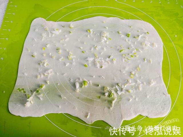 擀面棍|掌握了这个和面方法,自己也可以做手抓饼,跟卖的一样好吃一样薄