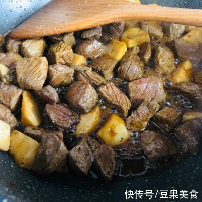  明天|明天要上班，今天吃大餐简单美味的杏鲍菇牛肉粒