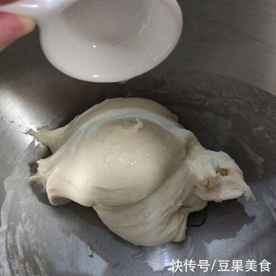 松软美味｜香菇猪肉包子，全家都爱吃！方便又好做