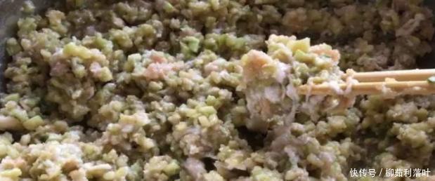 肉馅|调饺子馅时,不要再放酱油了,这么做,饺子又香又好吃!